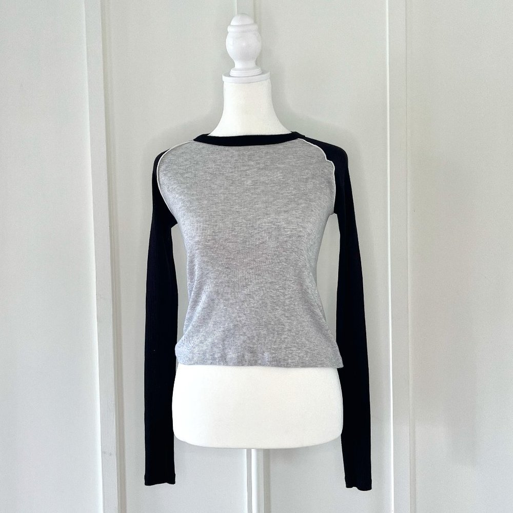 BRANDY MELVILLE BELLA TOP GREY AND BLUE
